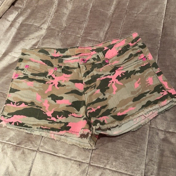 CALLIOPE Italian Pink Camo Shorts